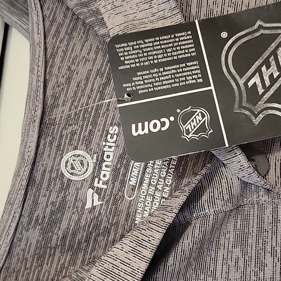 NWT Tampa Bay Lightning Stanley Cup Champs 2020 shirt Size Medium - Picture 3 of 3